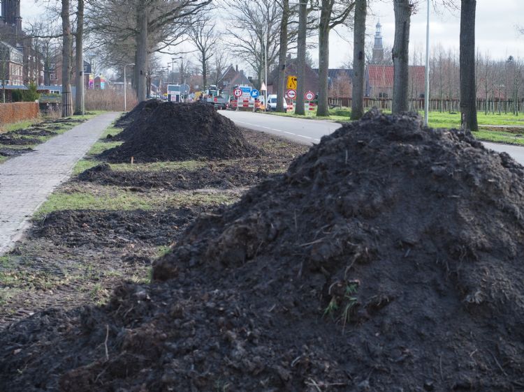 Bij elke boom moest plantgatverbetering worden uitgevoerd Bij elke boom moest plantgatverbetering worden uitgevoerd