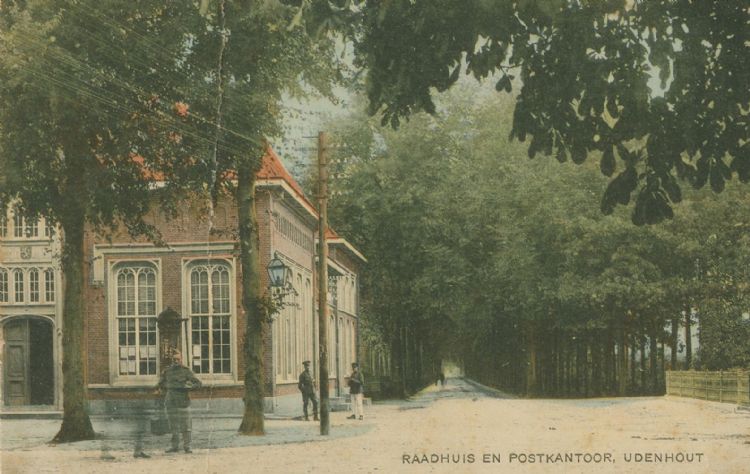Het raadhuis en postkantoor in Udenhout, met zicht op de Schoorstraat - ansichtkaart uit circa 1915, collectie Regionaal Archief Tilburg Het raadhuis en postkantoor in Udenhout, met zicht op de Schoorstraat - ansichtkaart uit circa 1915, collectie Regionaal Archief Tilburg