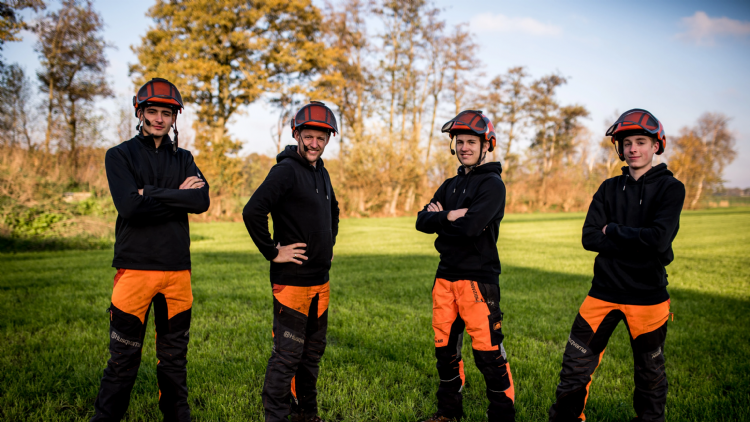 De boomverzorgers van Luchtenberg De boomverzorgers van Luchtenberg