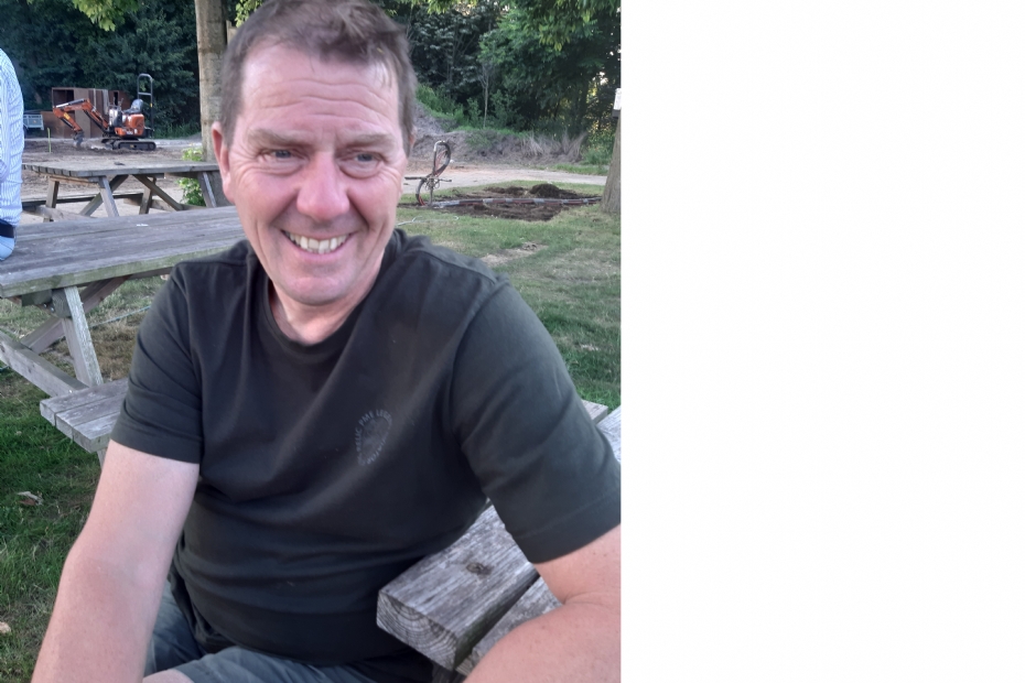 William Peters, coördinator trainingen en cursussen bij Yuverta, keek licht sceptisch toe bij een van de demonstraties: 'Tijdens de meting, vlak na het ploffen, bereikt de aannemer het maximaal toegestane verdichtingspercentage, maar geregeld raakt de bod William Peters, coördinator trainingen en cursussen bij Yuverta, keek licht sceptisch toe bij een van de demonstraties: 'Tijdens de meting, vlak na het ploffen, bereikt de aannemer het maximaal toegestane verdichtingspercentage, maar geregeld raakt de bod