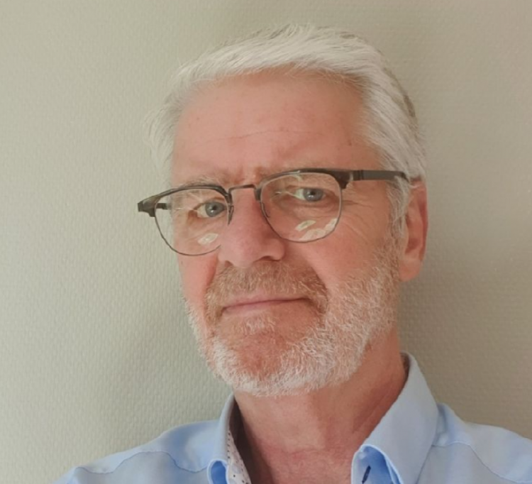 Namme Nijland bedenker en ontwikkelaar van Catefix Namme Nijland bedenker en ontwikkelaar van Catefix