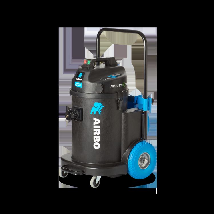 Tim Luyendijk: 'Het is een voordeel dat de Airbo twee motoren heeft. Hij lijkt soms verstopt te raken, bijvoorbeeld wanneer een op te zuigen prop erg groot is. Dan hoor ik dat de twee motoren meer toeren gaan draaien en ineens wordt het organisch afval na Tim Luyendijk: 'Het is een voordeel dat de Airbo twee motoren heeft. Hij lijkt soms verstopt te raken, bijvoorbeeld wanneer een op te zuigen prop erg groot is. Dan hoor ik dat de twee motoren meer toeren gaan draaien en ineens wordt het organisch afval na