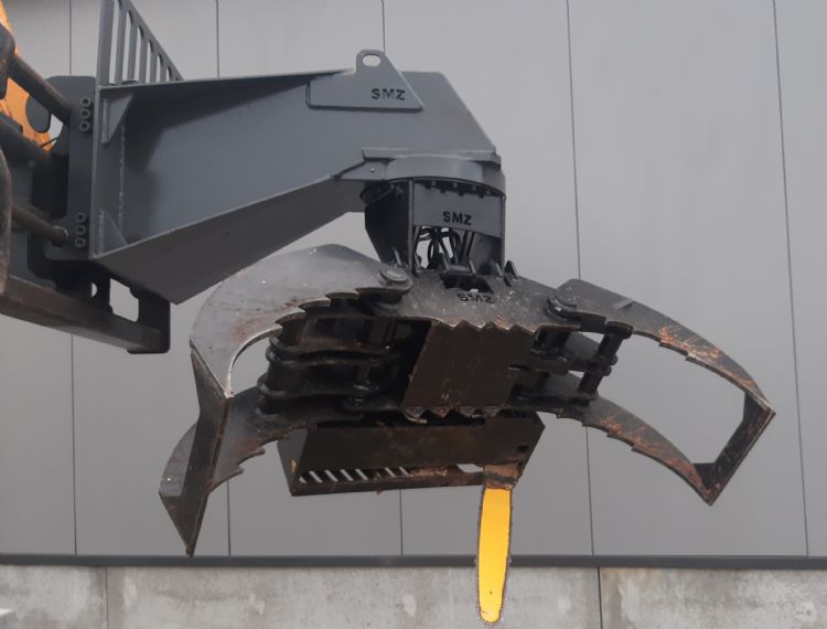 De maximale opening is 190 cm, het zaagblad is 70 cm groot De maximale opening is 190 cm, het zaagblad is 70 cm groot