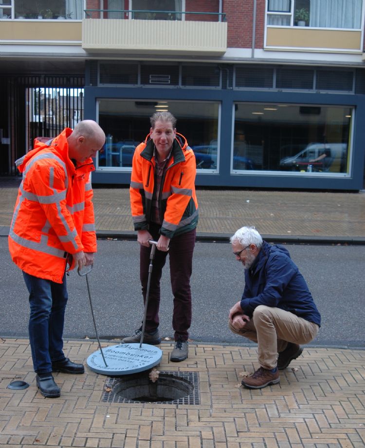 V.l.n.r: Tom Putman, Peter Huis in't Veld en Anton Dekker V.l.n.r: Tom Putman, Peter Huis in't Veld en Anton Dekker