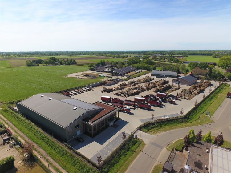 Luchtfoto van het pand Luchtfoto van het pand