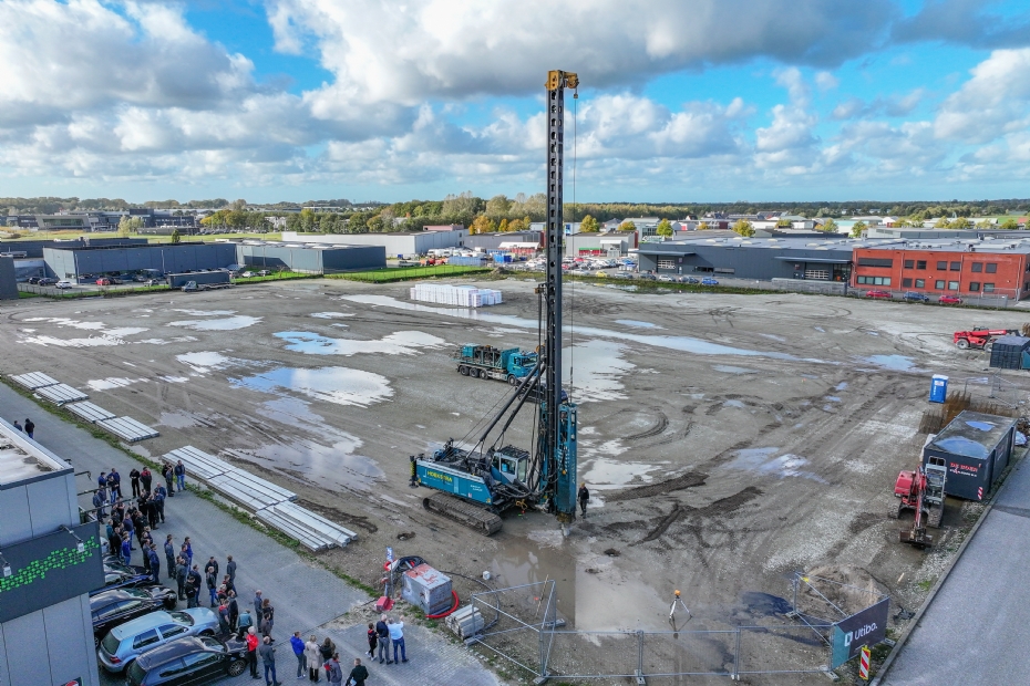 Eind oktober ging de eerste paal de grond in