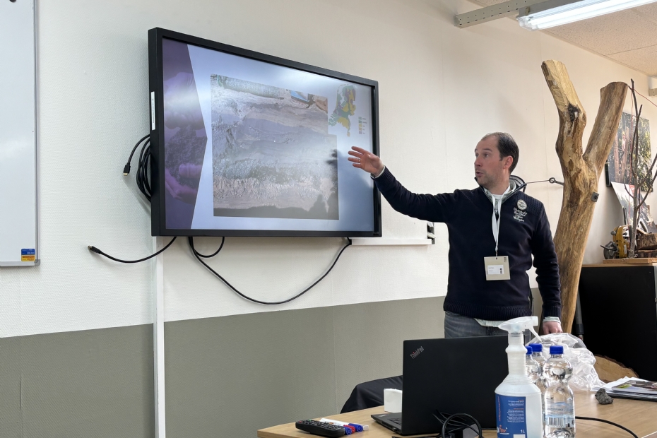 Joeri Faas tijdens de workshop Toepassen groeiplaatsmedium